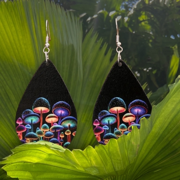 Fluorescent Mushroom Water Drop Design Dangle.Earrings Simple Leisure Style Wood - Picture 3 of 6